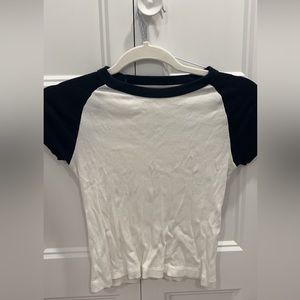 brandy melville tee-shirt